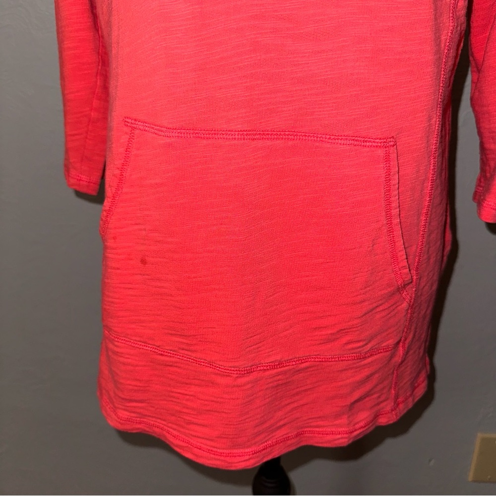 Liz Claiborne Weekend Coral V-Neck Top | Size Medium - Picture 2 of 7